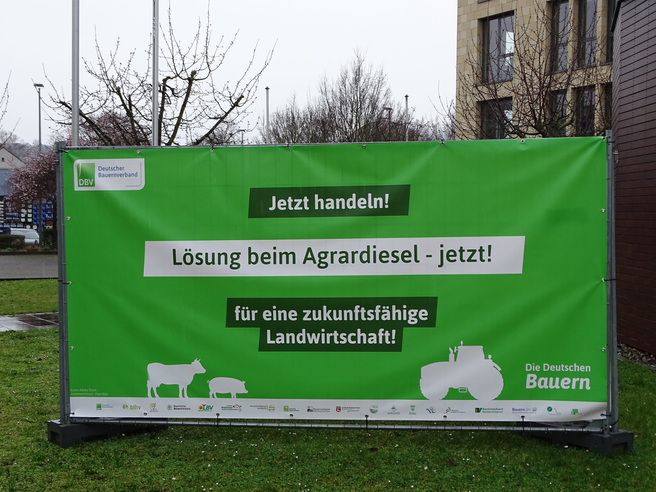Bundesweite Plakataktion unterstützt die Forderungen des Berufsstandes