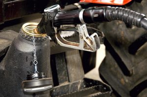 Traktor Tanken Imago0051204918h Imagebroker 300x199